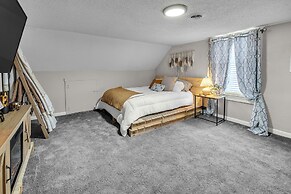 Serene Corner Cottage With Hot Tub 3 Bedroom Home