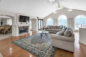 Luxury Villa with Mini Pool, Fireplaces & Scenic Views
