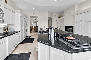 Luxury Villa with Mini Pool, Fireplaces & Scenic Views
