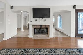 Luxury Villa with Mini Pool, Fireplaces & Scenic Views