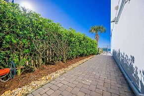 Emerald Skye 63 1 Bedroom Condo