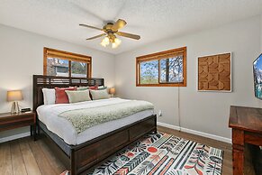 Old Town Basecamp 6 Blocks to Old Town Square