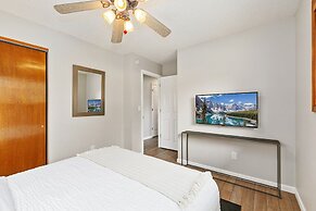 Old Town Basecamp 6 Blocks to Old Town Square