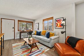 Old Town Basecamp 6 Blocks to Old Town Square