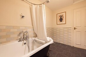 The Notting Hill Base - Charming 2bdr With Balcony