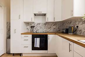 The Notting Hill Base - Charming 2bdr With Balcony