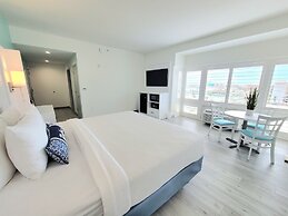 ChartHouse Clearwater Beach Marina Hotel