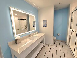 ChartHouse Clearwater Beach Marina Hotel