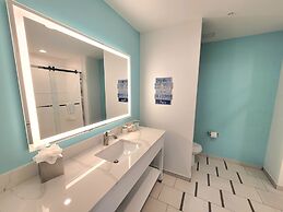 ChartHouse Clearwater Beach Marina Hotel