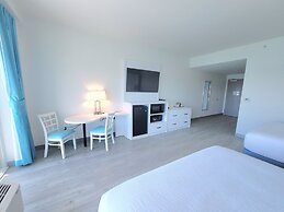 ChartHouse Clearwater Beach Marina Hotel