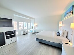 ChartHouse Clearwater Beach Marina Hotel