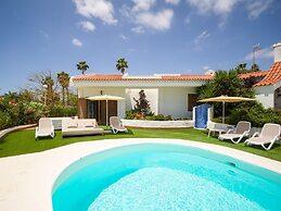Chalet in Maspalomas With Heated Pool