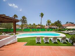Chalet in Maspalomas With Heated Pool