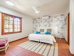 Chalet in Maspalomas With Heated Pool
