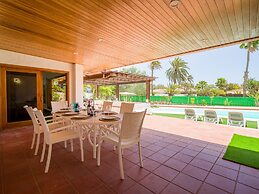 Chalet in Maspalomas With Heated Pool