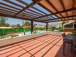 Chalet in Maspalomas With Heated Pool