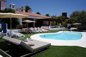Chalet in Maspalomas With Heated Pool
