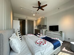 Agile Residence TRX by Isabella