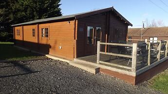Spacious 3 Bedroom Cabin at Avonvale Holiday Lodge