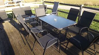 Spacious 3 Bedroom Cabin at Avonvale Holiday Lodge