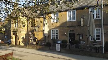 Spacious 3 Bedroom Cabin at Avonvale Holiday Lodge