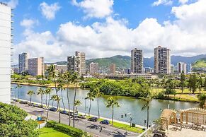 @marbella Lane - Stylish Island Stay w/ City Views