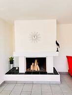 Sunny Modern Apartment Lake View Relax