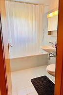 Sunny Modern Apartment Lake View Relax