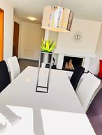 Sunny Modern Apartment Lake View Relax