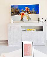 Sunny Modern Apartment Lake View Relax