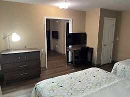 HomeTowne Studios & Suites by Red Roof Charlotte - Ballantyne