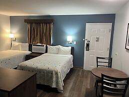HomeTowne Studios & Suites by Red Roof Charlotte - Ballantyne