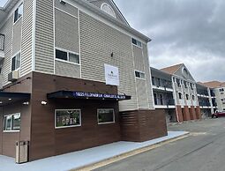 HomeTowne Studios & Suites by Red Roof Charlotte - Ballantyne