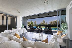 Protaras Holiday Villa El34 - Seafront Villa