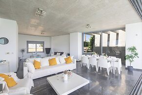 Protaras Holiday Villa El34 - Seafront Villa