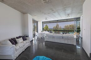 Protaras Holiday Villa El34 - Seafront Villa