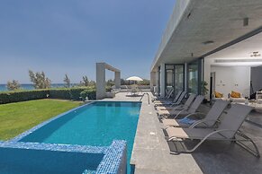 Protaras Holiday Villa El34 - Seafront Villa