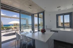 Protaras Holiday Villa El34 - Seafront Villa