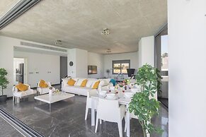 Protaras Holiday Villa El34 - Seafront Villa