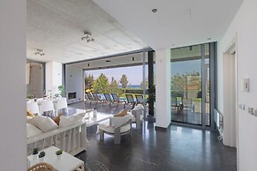 Protaras Holiday Villa El34 - Seafront Villa