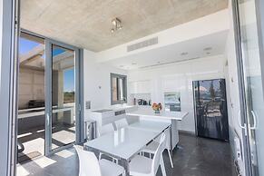 Protaras Holiday Villa El34 - Seafront Villa