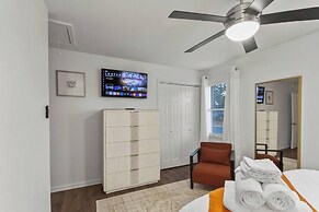 Day Dreamer Minutes to Stadium With Fire pit and Parking