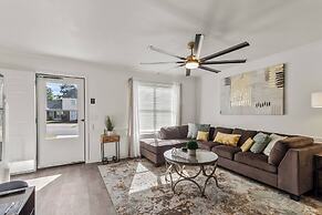 Day Dreamer Minutes to Stadium With Fire pit and Parking