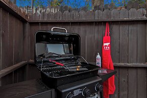 Day Dreamer Minutes to Stadium With Fire pit and Parking