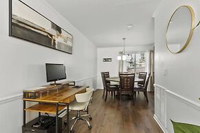 Day Dreamer Minutes to Stadium With Fire pit and Parking