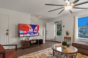 Day Dreamer Minutes to Stadium With Fire pit and Parking