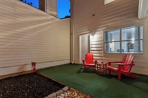 Day Dreamer Minutes to Stadium With Fire pit and Parking