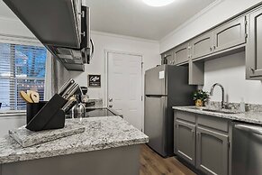 Day Dreamer Minutes to Stadium With Fire pit and Parking