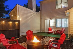 Day Dreamer Minutes to Stadium With Fire pit and Parking