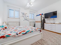 Urban Nest Apartment